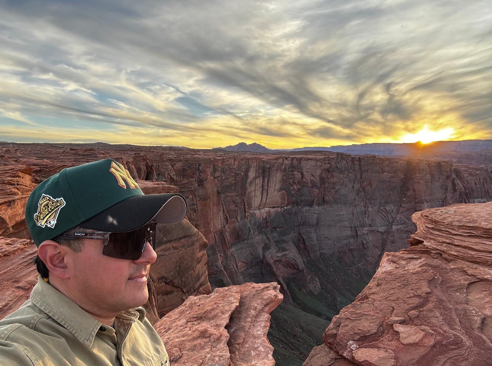 Photochromic, polarized, and ultra-resistant sports sunglasses.