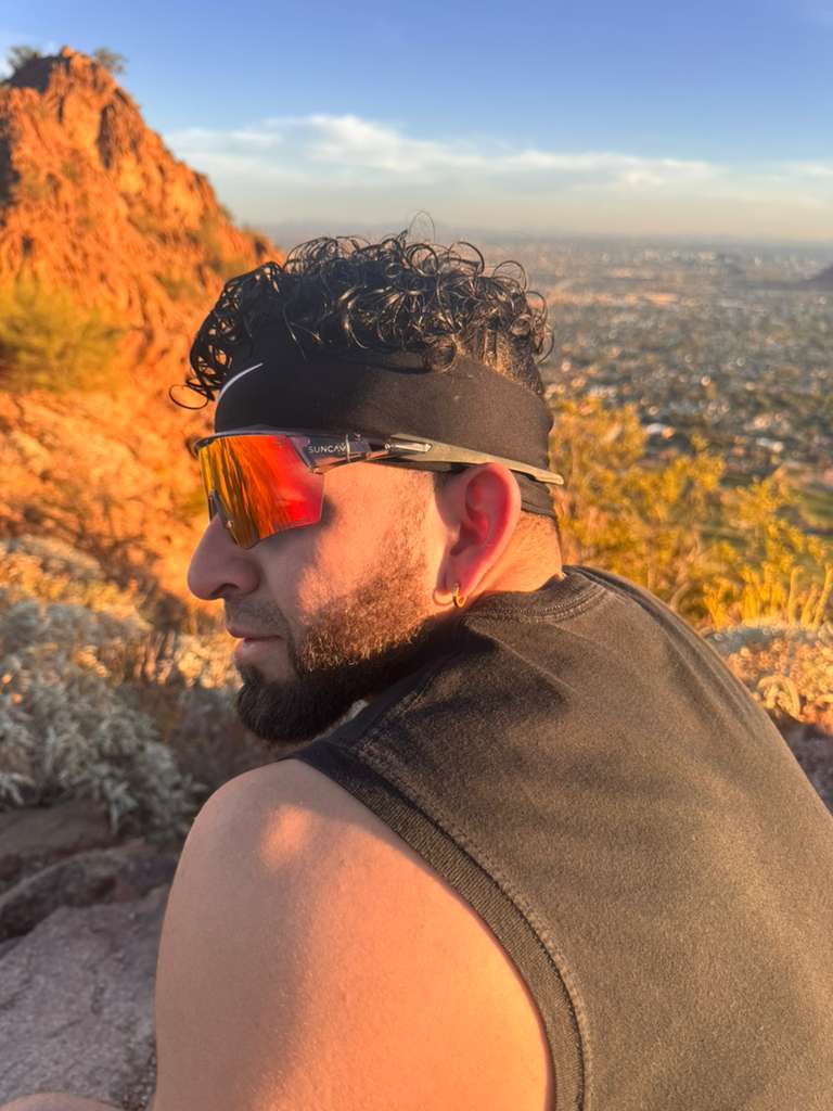 Photochromic, and ultra-resistant sports sunglasses.